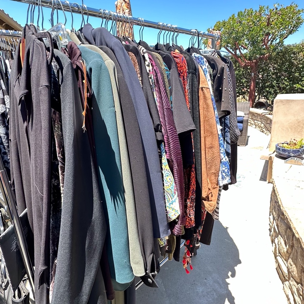 CLOSING CLOSET!! - Picture 2 of 4